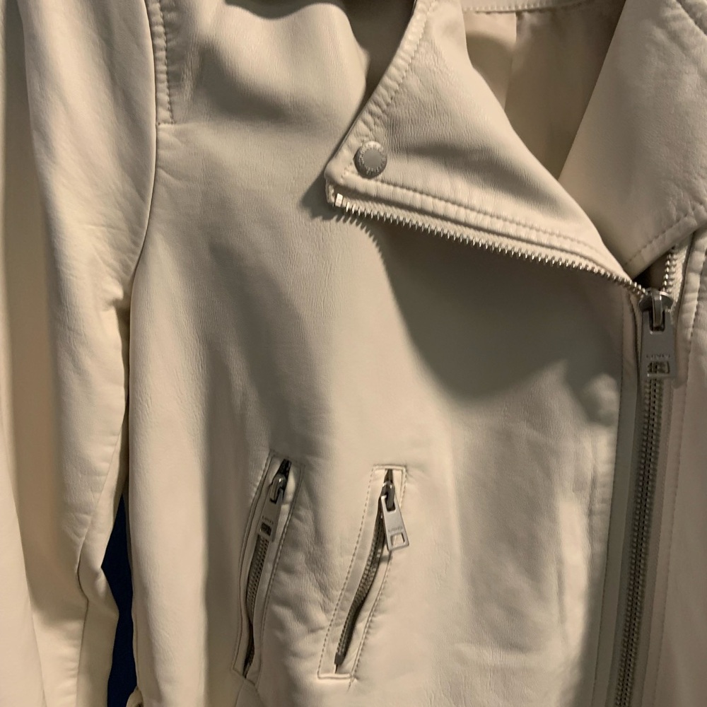 Levi's Women's Off White Faux Leather Biker Moto Crop Jacket Size Large NWT - Picture 3 of 16